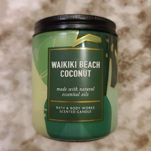 Waikiki Beach Coconut 7oz Single Wick Candle BBW